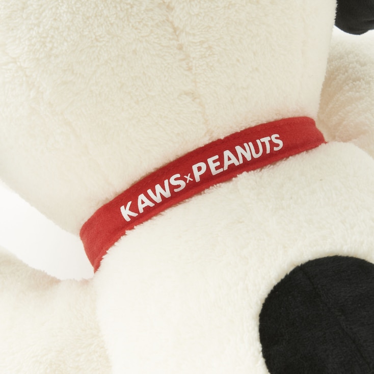 kaws x peanuts toy