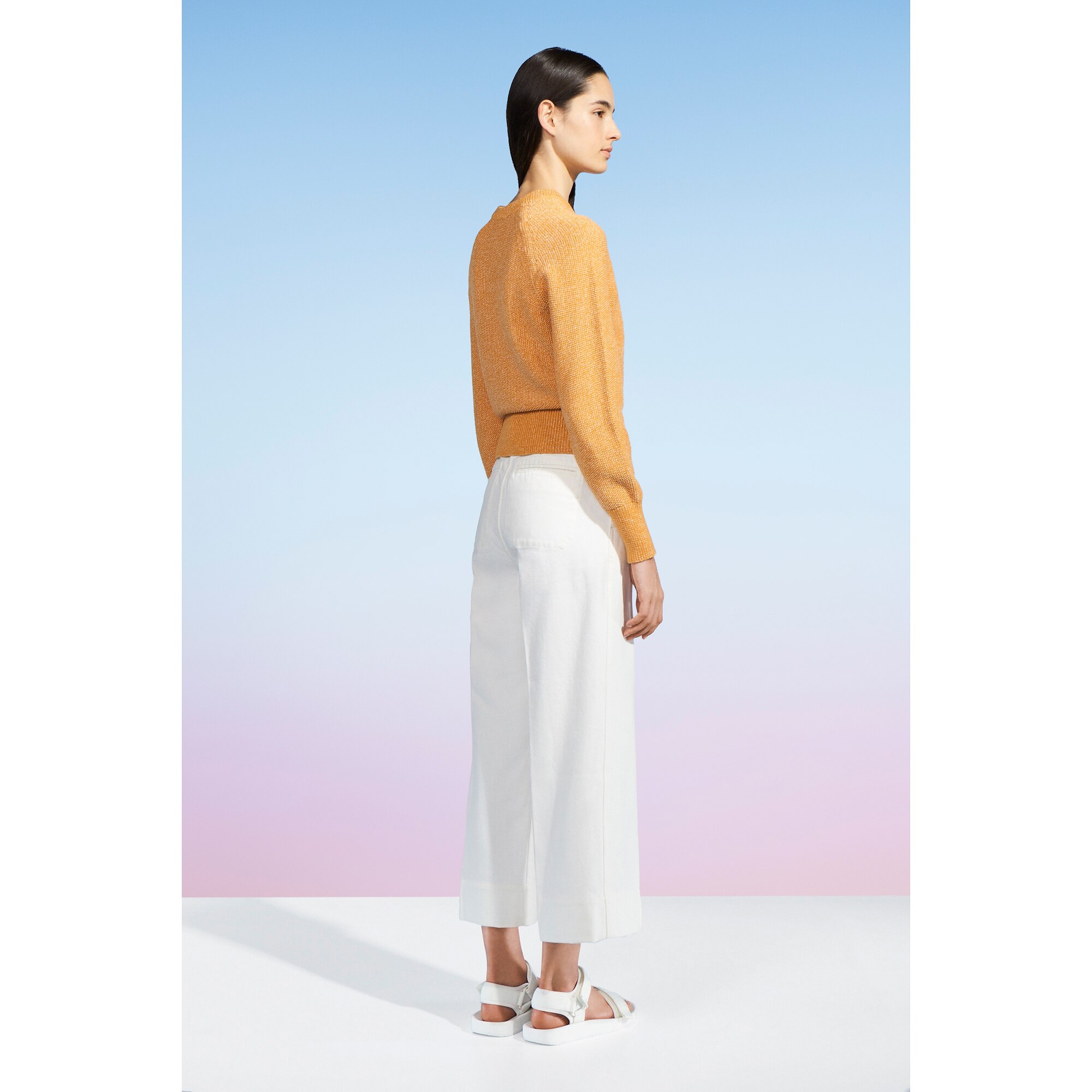 uniqlo cropped sweatshirt