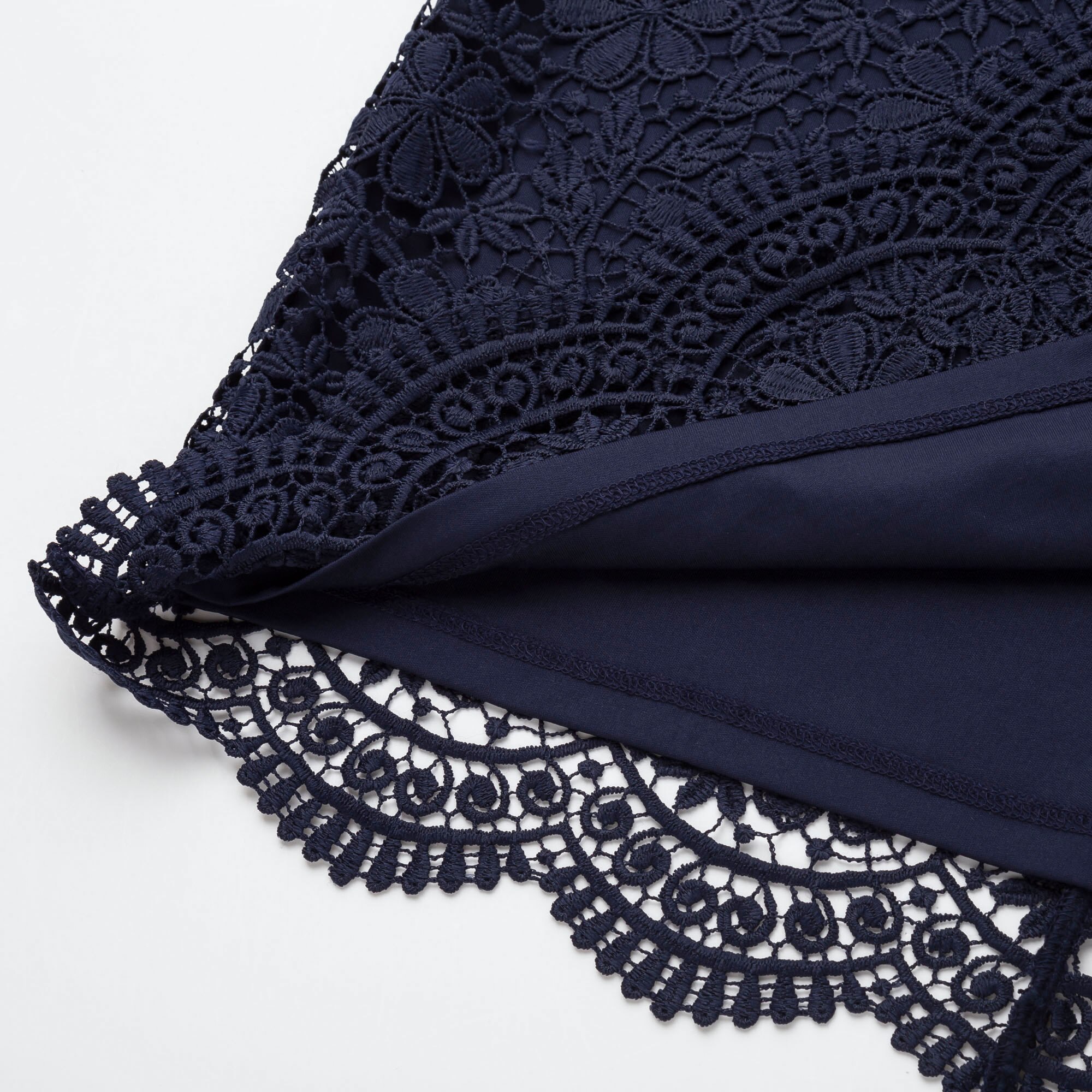 uniqlo white lace skirt