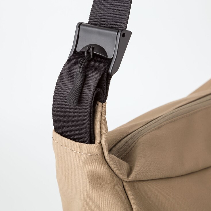 uniqlo cross body bag