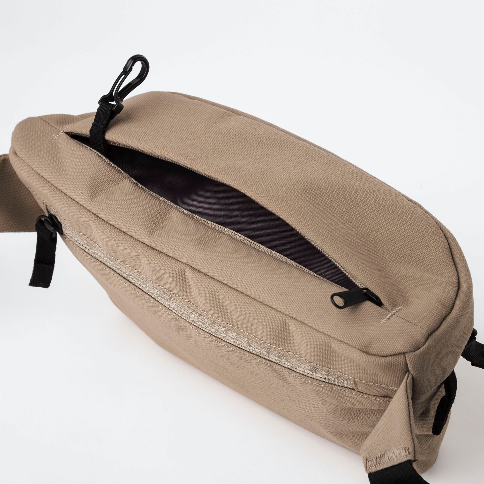 uniqlo one strap backpack