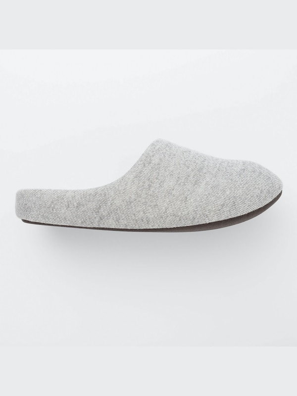 ROOM SHOES