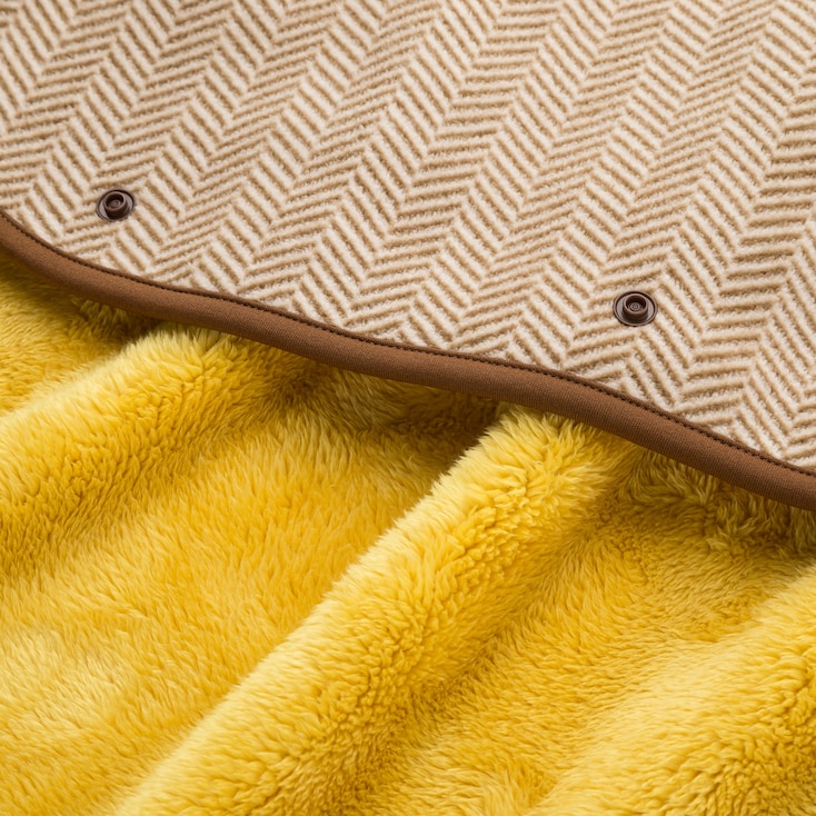 PEANUTS YU NAGABA FLEECE BLANKET UNIQLO US