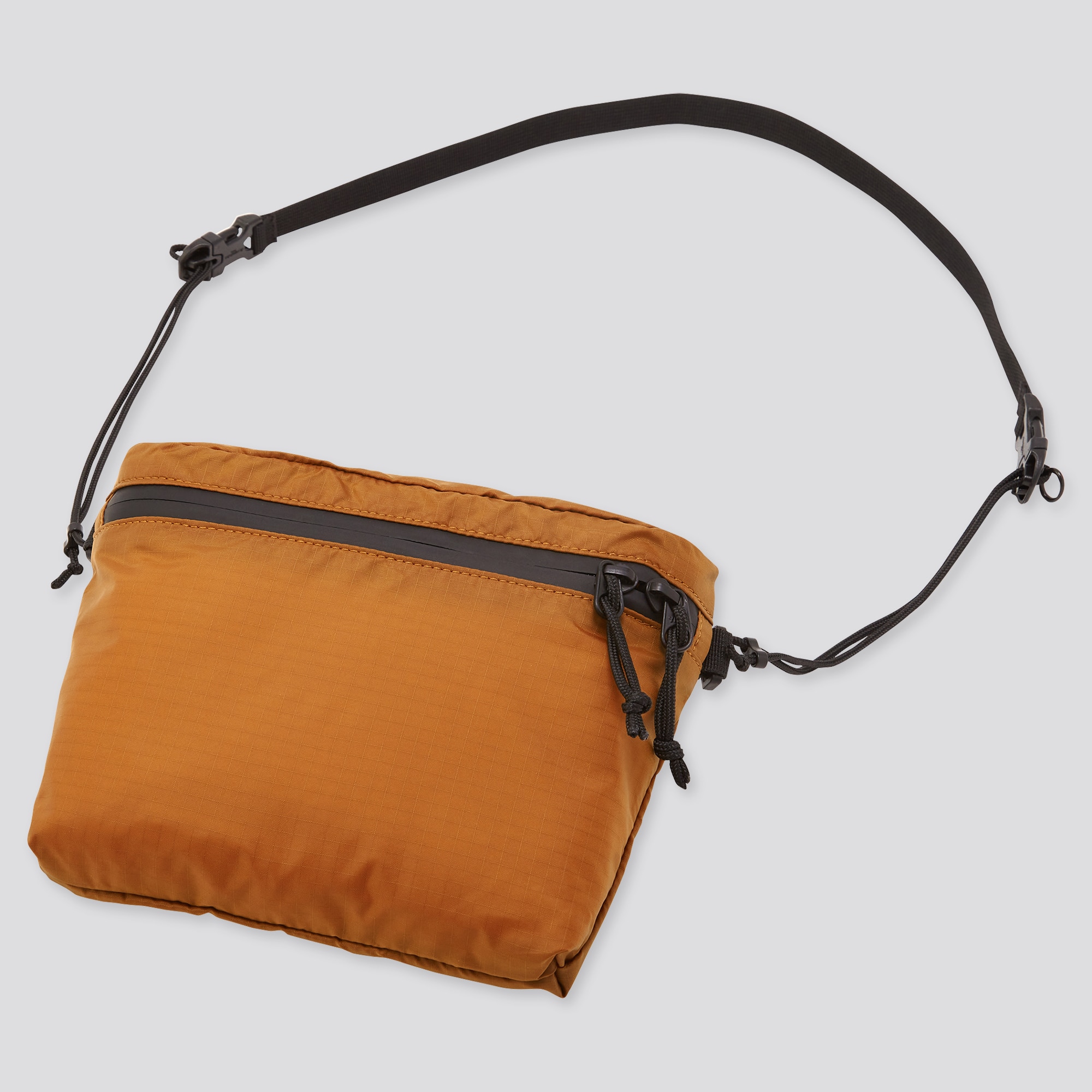 Uniqlo lightweight best sale fanny bag