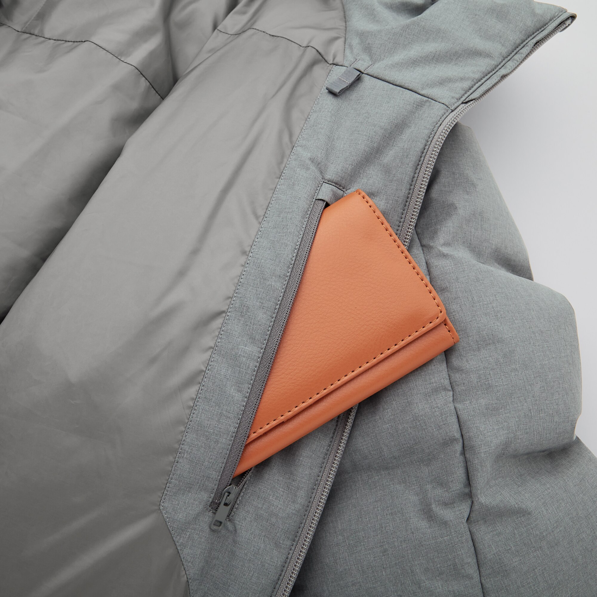 uniqlo langer seamless down mantel