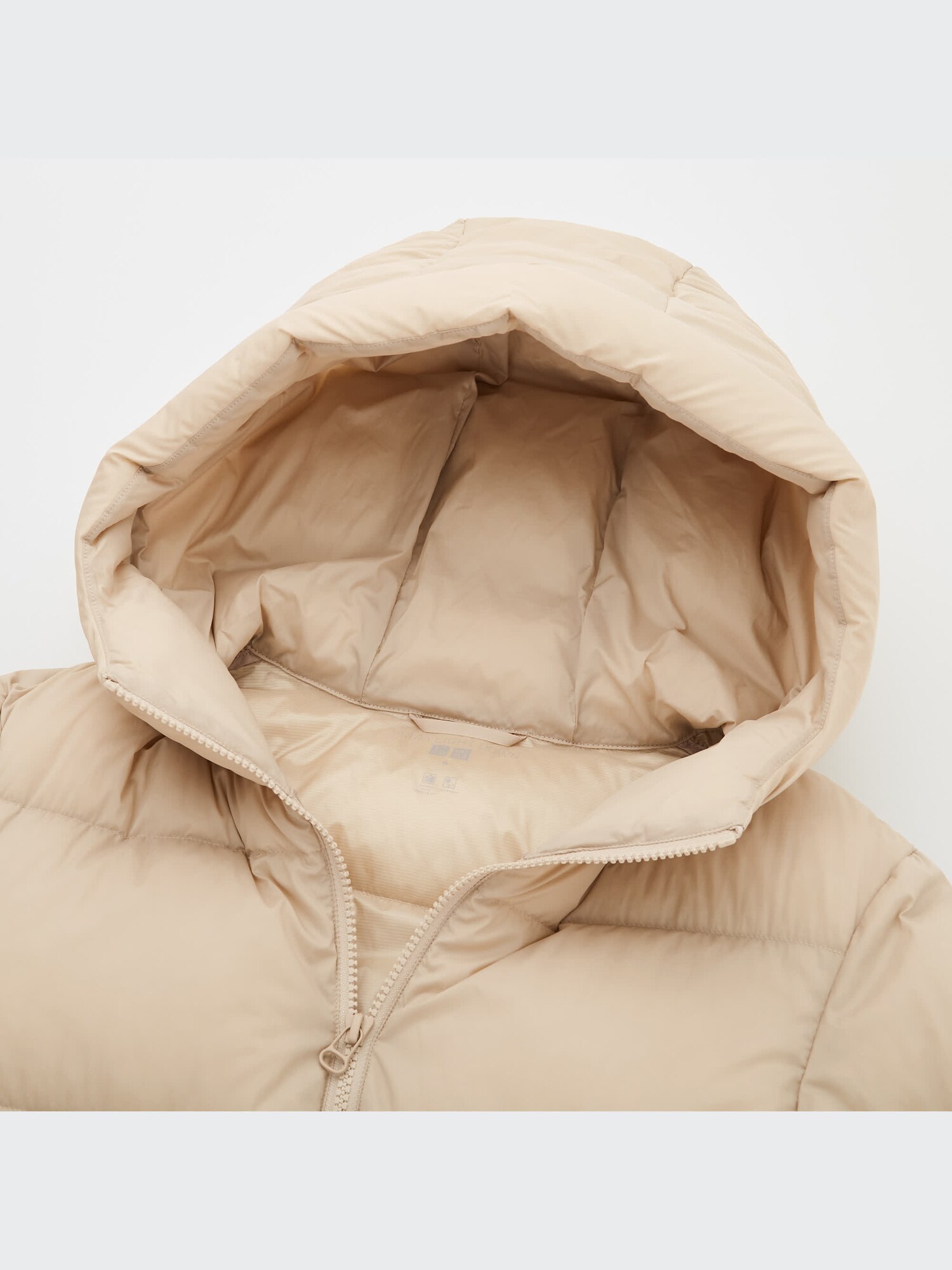 Lightweight down authentic cocoon hooded jacket Lightweight, portable and waterproof