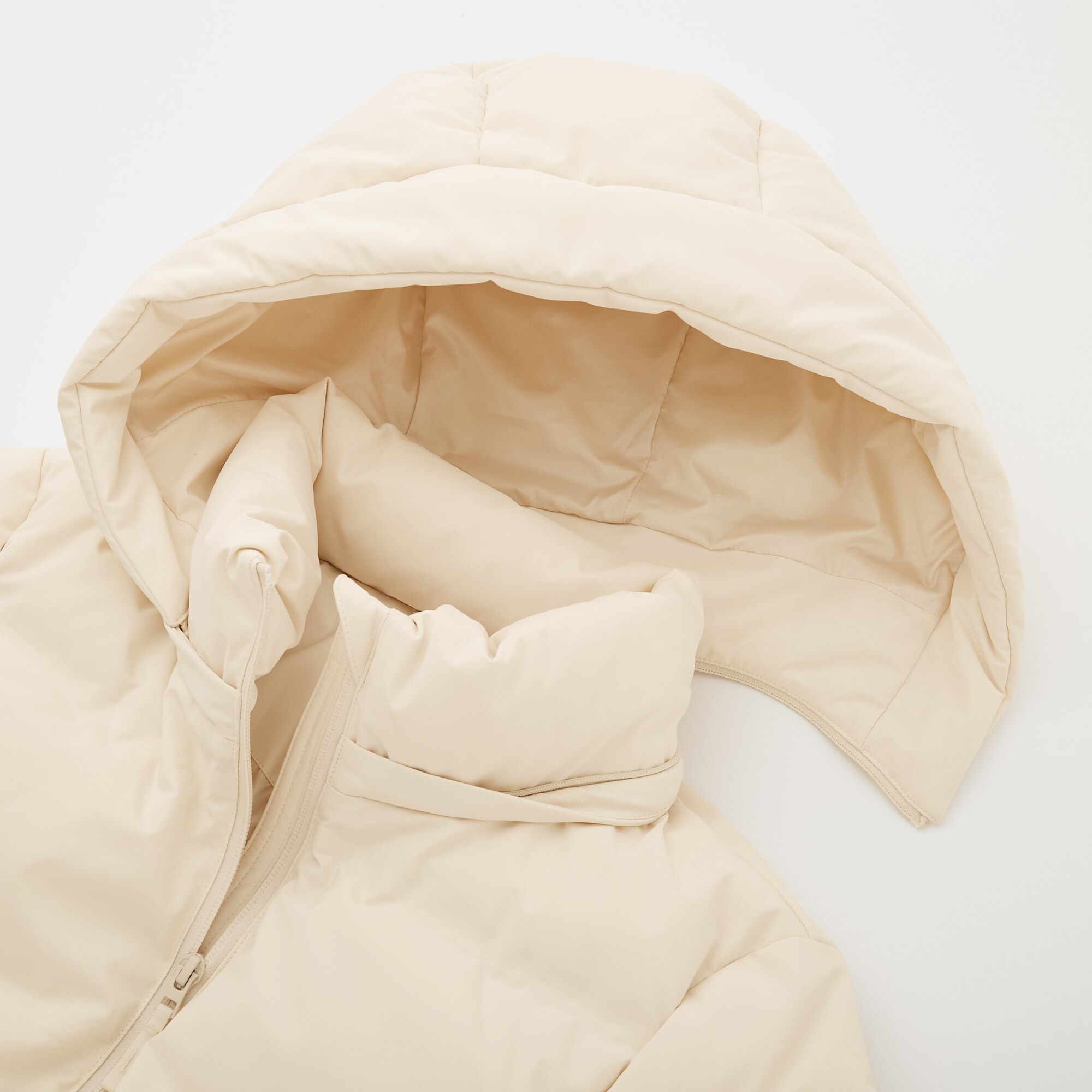 uniqlo langer seamless down mantel