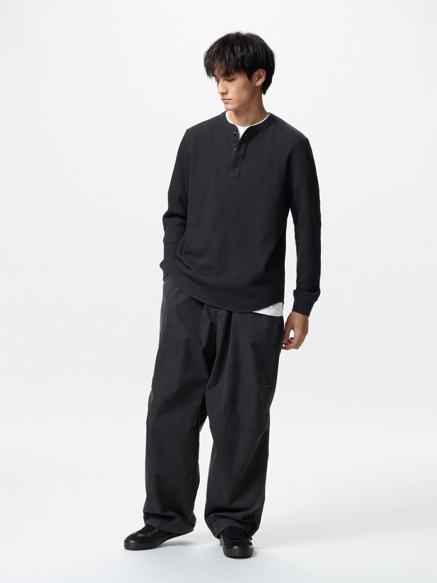 UNIQLO WAFFLE HENLEY NECK LONG SLEEVE T-SHIRT | Square One