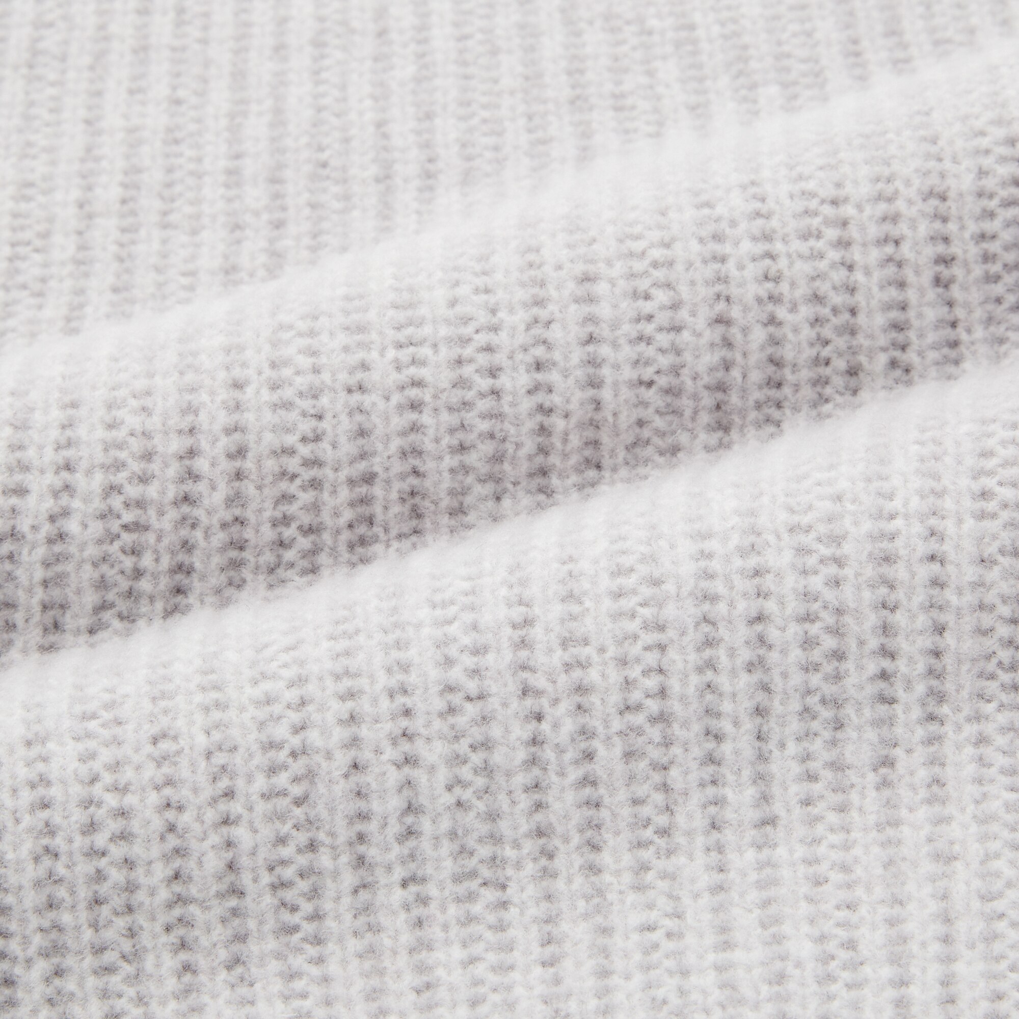 uniqlo souffle yarn mock neck sweater