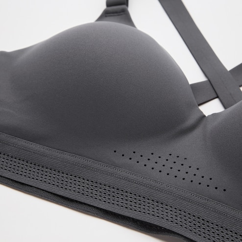 UNIQLO on X: Meet the Beauty Light Multi-Way Wireless Bra. Full coverage,  supportive, and straps that stay put all day.   #WirelessLimitless #UniqloUSA  / X