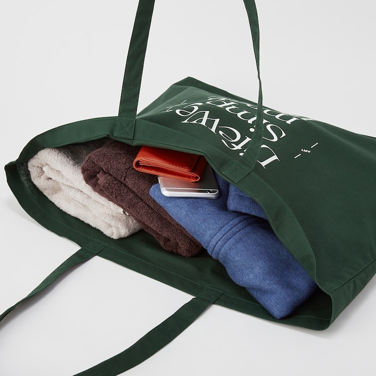 Uniqlo Now Has Reusable Canvas Tote Bags