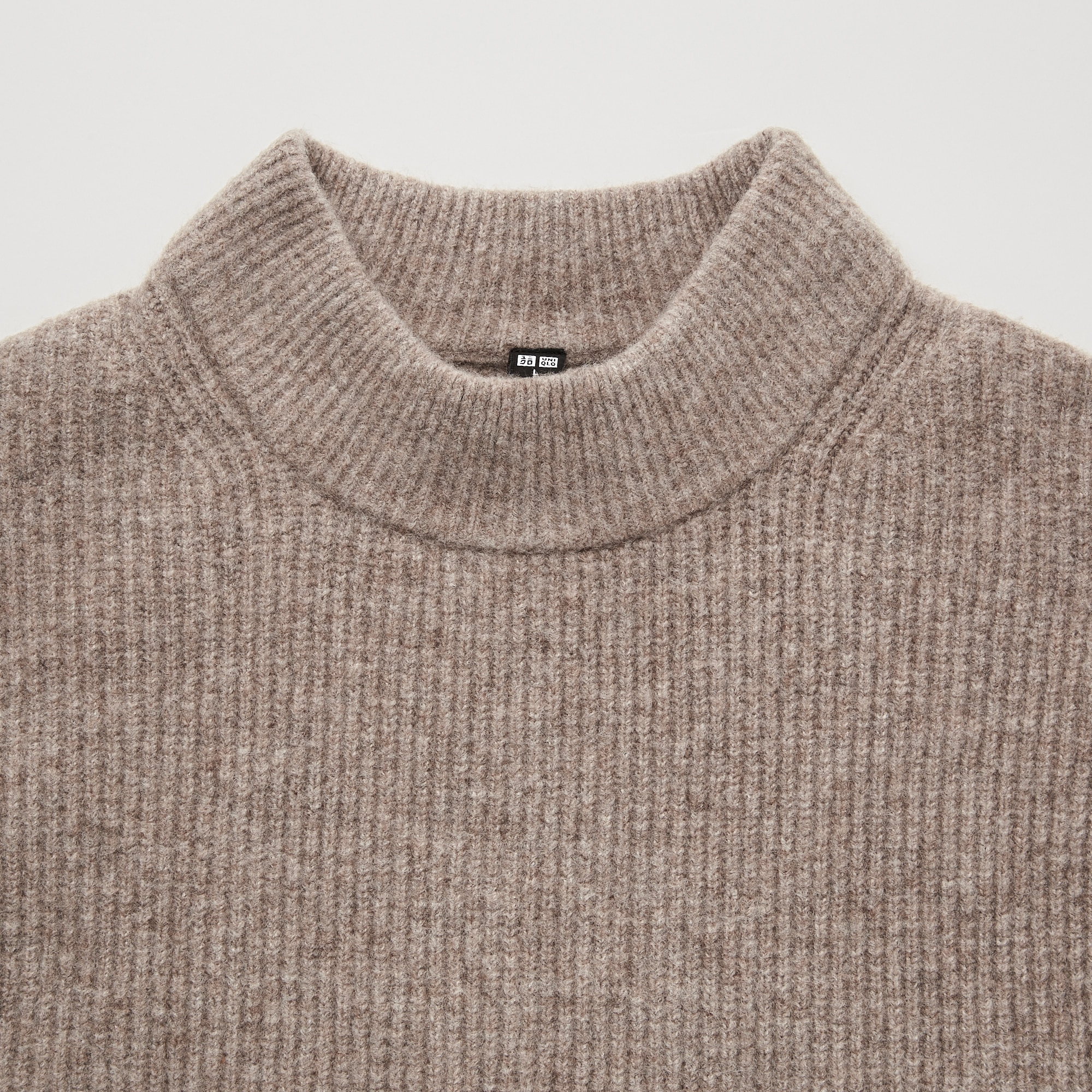 uniqlo mock turtleneck