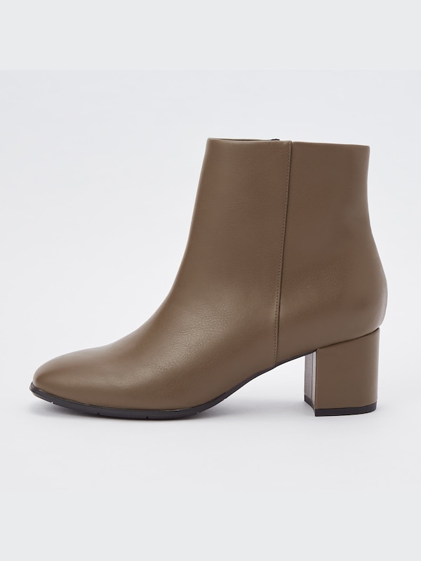 Comfort Feel Side-Zip Short Boots