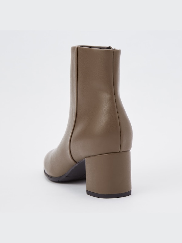 Comfort Feel Side-Zip Short Boots