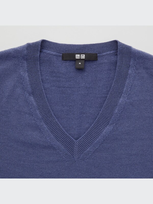 EXTRA FINE MERINO V-NECK SWEATER