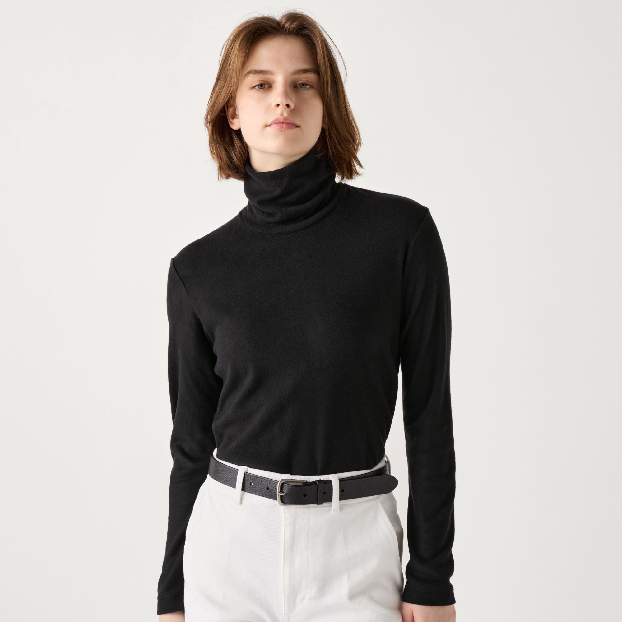 UNIQLO HEATTECH Turtleneck Long-Sleeve T-Shirt | StyleHint