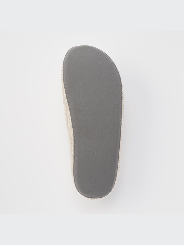 CABLE KNIT WASHABLE ROOM SHOES