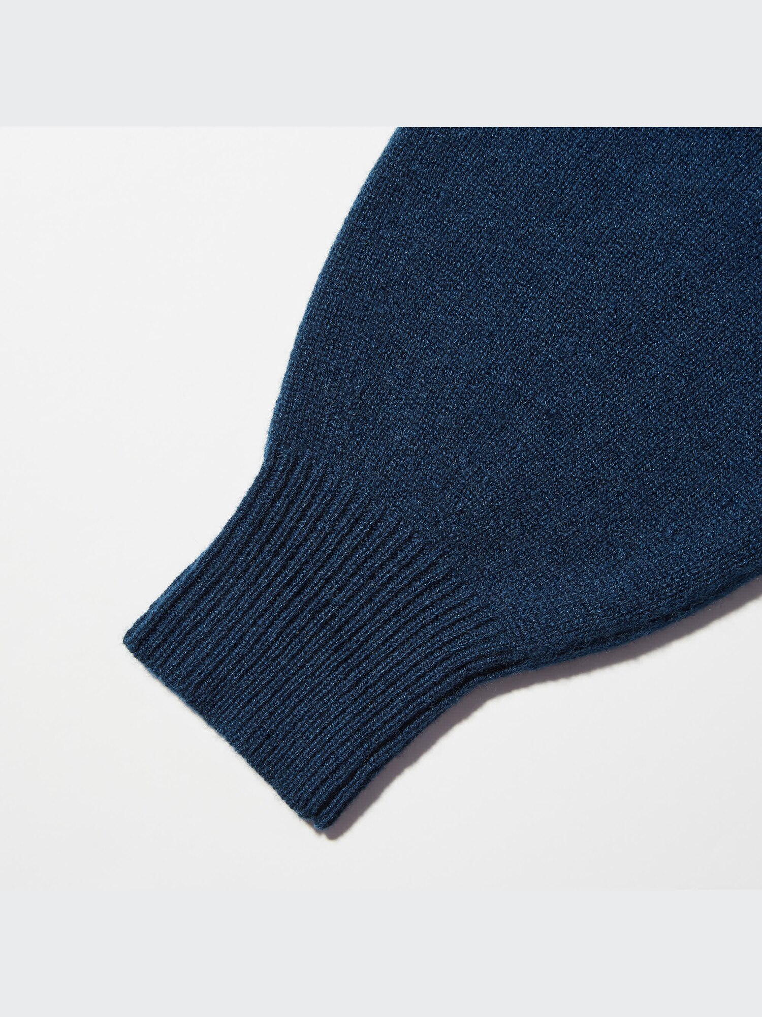 カシミヤブレンドVネックカーディガン／UNIQLO＋J ユニクロ公式 | ミドルゲージカシミヤブレンドVネックカーディガン