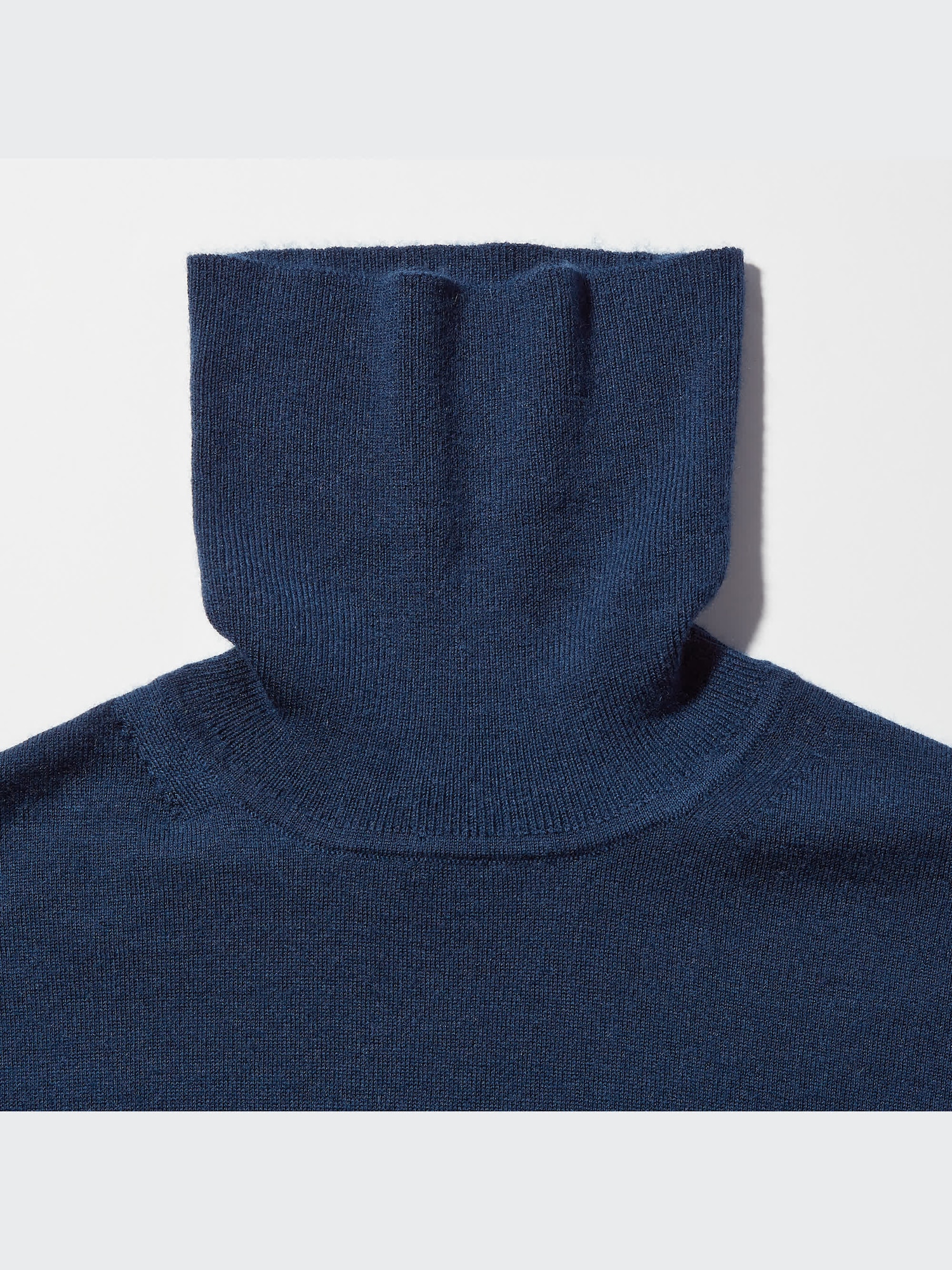 J Cashmere Turtleneck Long-Sleeve Sweater | UNIQLO US J Cashmere Turtleneck Long-Sleeve Sweater | UNIQLO US