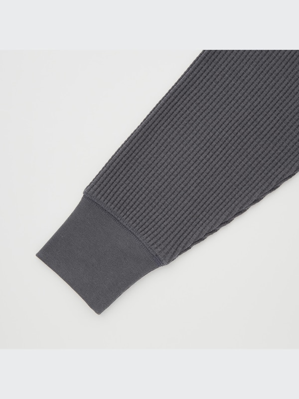 ROBE EN TISSU GAUFRÉ COL ROND