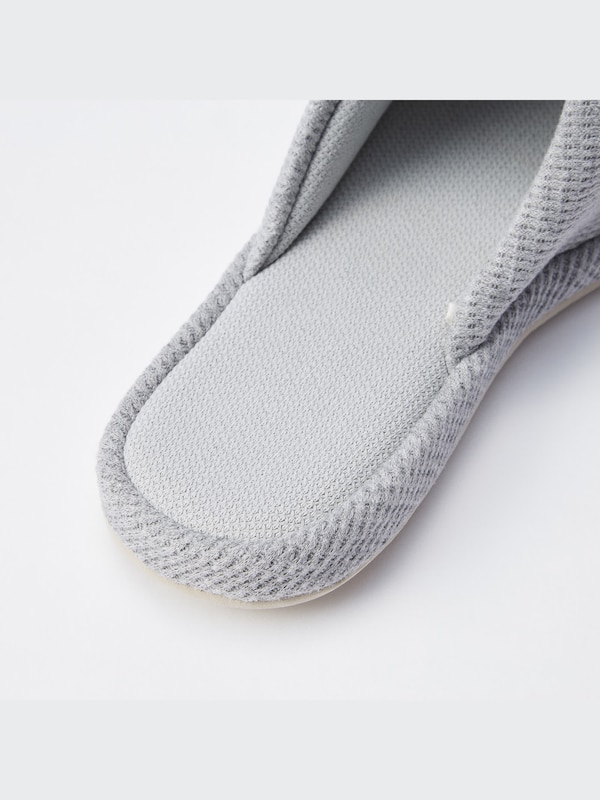 OPEN TOE WAFFLE ROOM SHOES