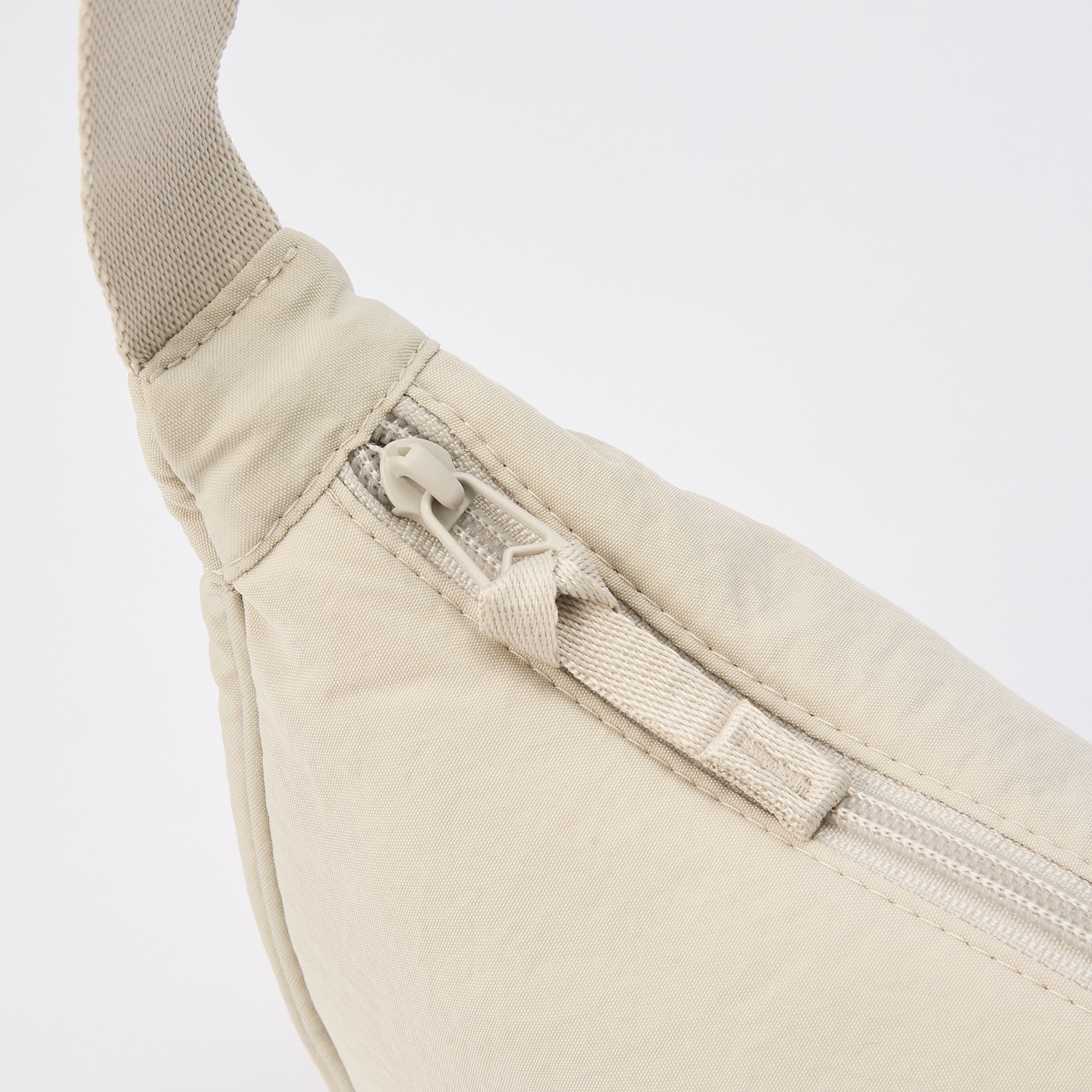 nylon mini shoulder bolsa uniqlo