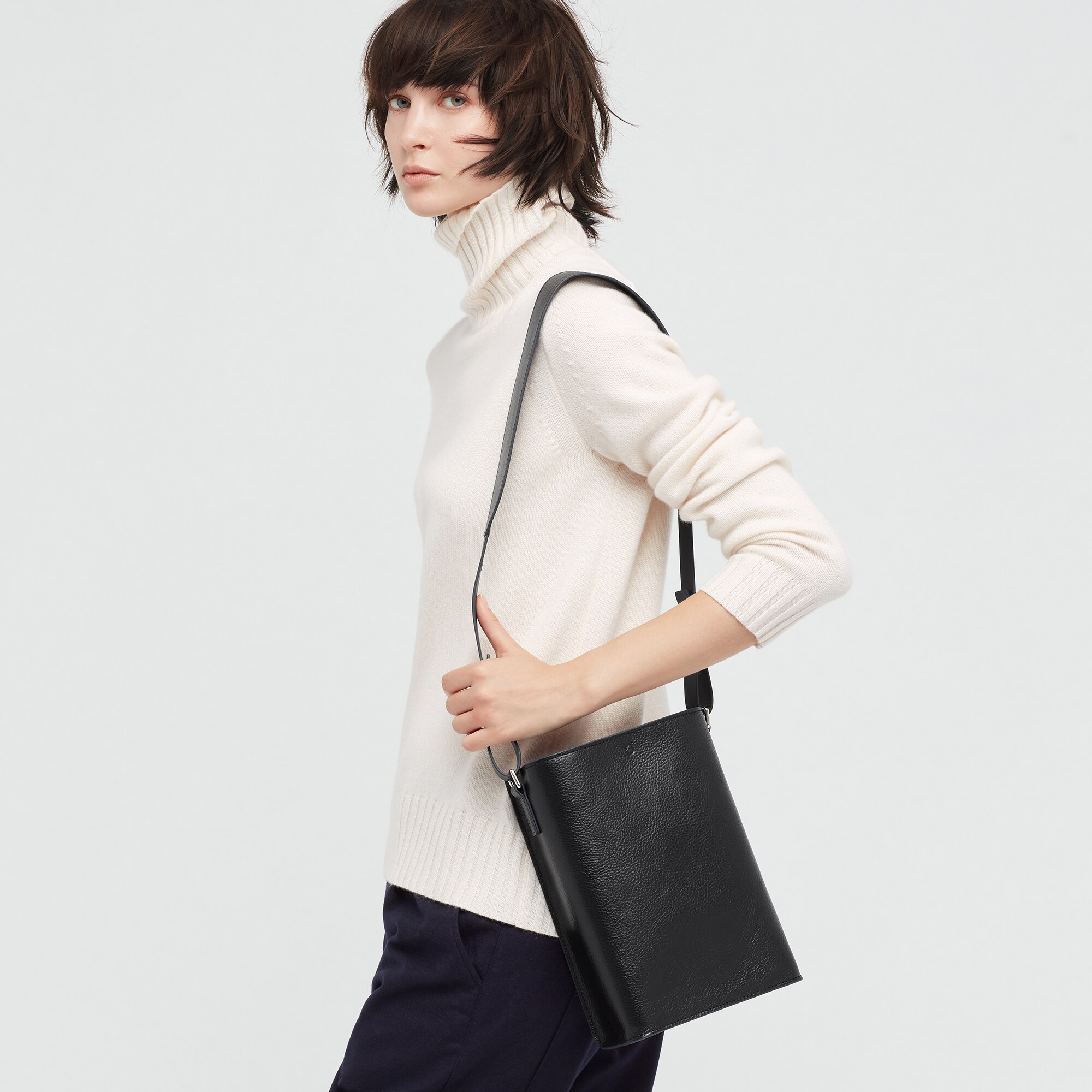 leather shoulder pouch