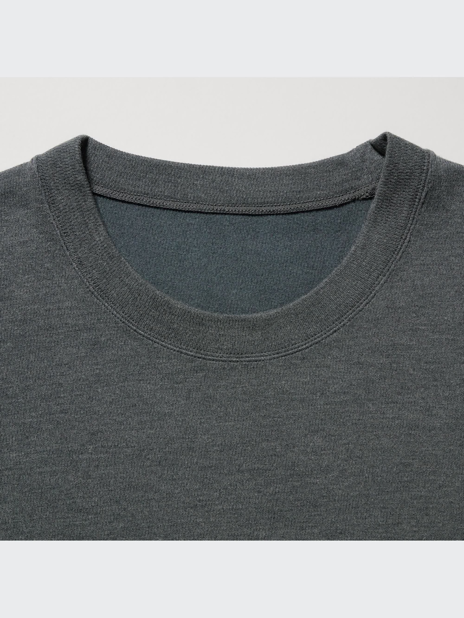 HEATTECH Ultra Warm Crew Neck Long-Sleeve T-Shirt (2022 Edition) - thumbnail 3