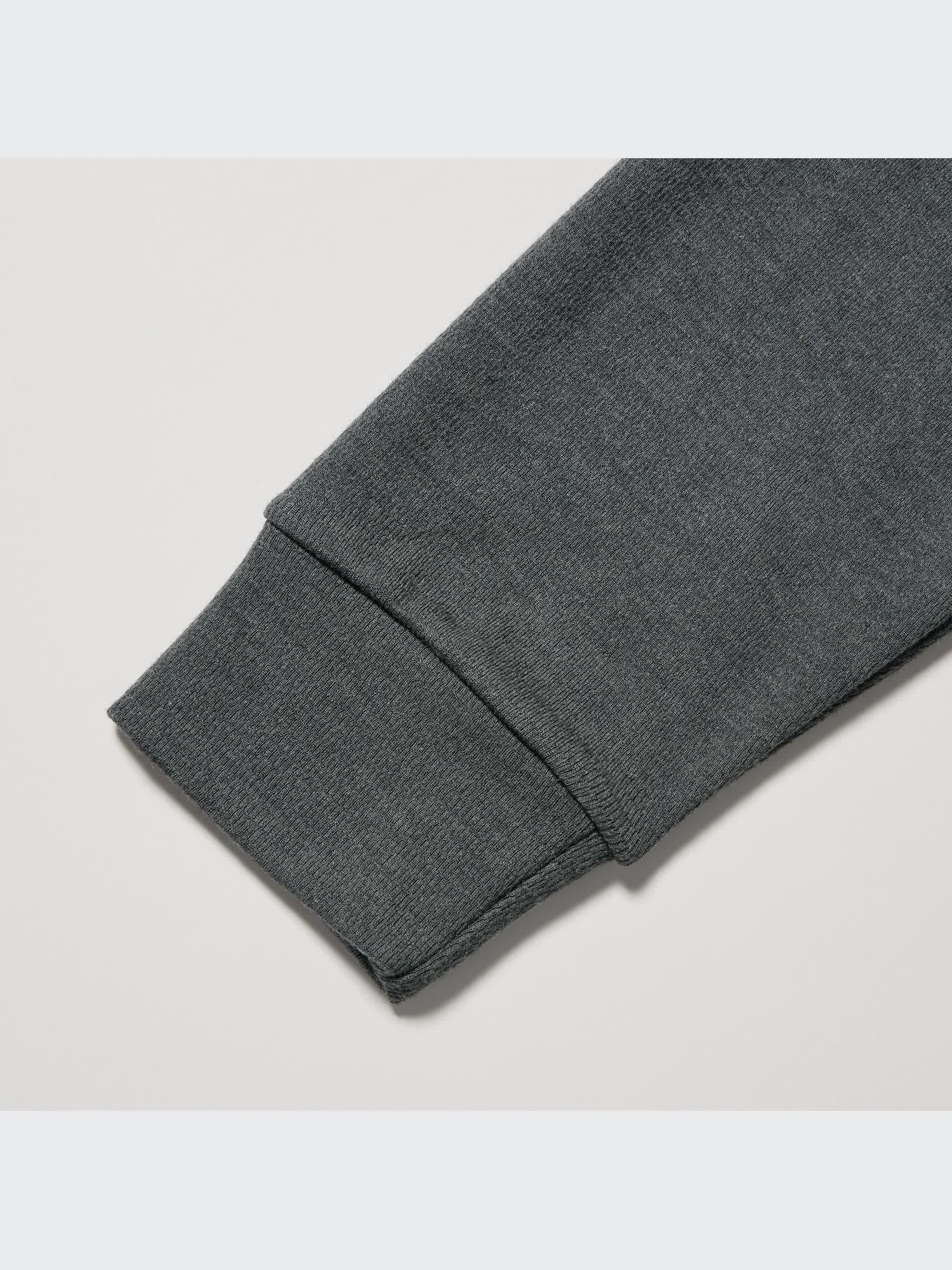 HEATTECH Ultra Warm Crew Neck Long-Sleeve T-Shirt (2022 Edition) - thumbnail 5