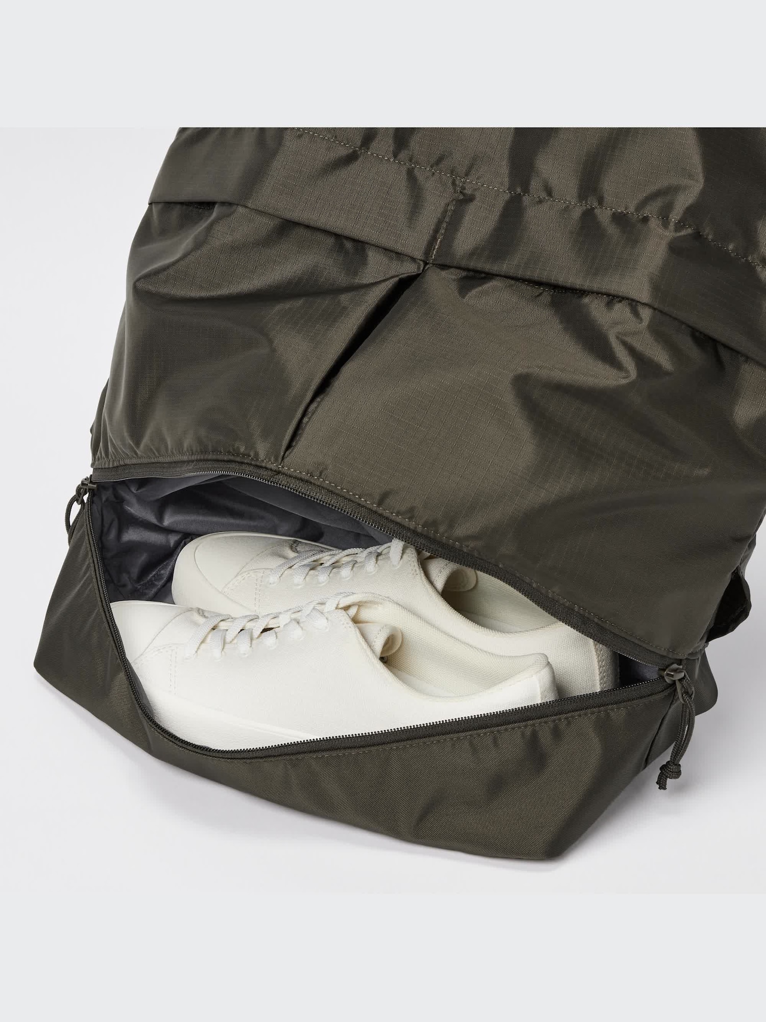 ★UMBRO★ 2WAY Utility Shoulder Bag Black UQ223CBG59 UQ223CB 2Way Utility Bag | UNIQLO US