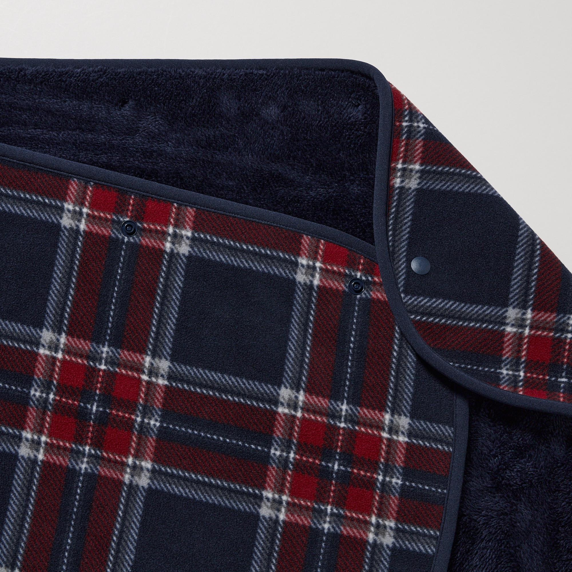 Reversible Fleece Blanket UNIQLO UK