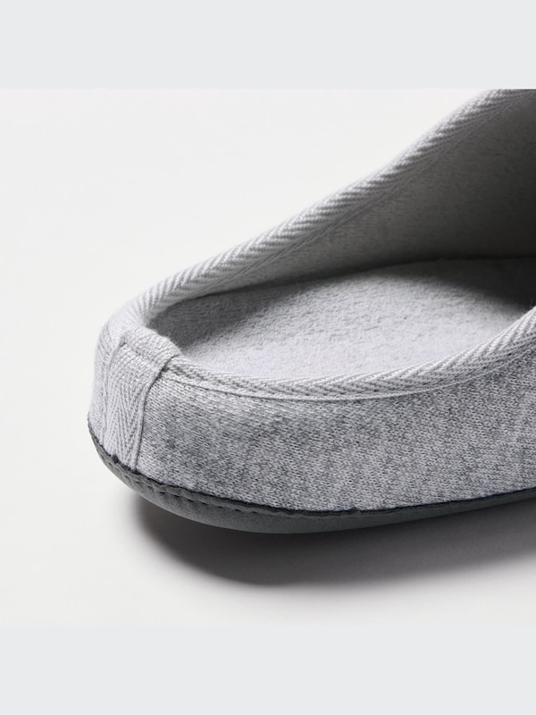ROOM SHOES