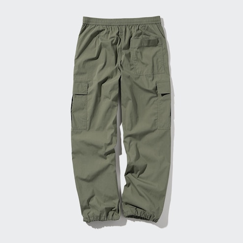 Soft cargo pants with casual stitching and a comfortable wide cut. Adjust  the hems to create your own style. 456106 Easy Cargo Pants #U
