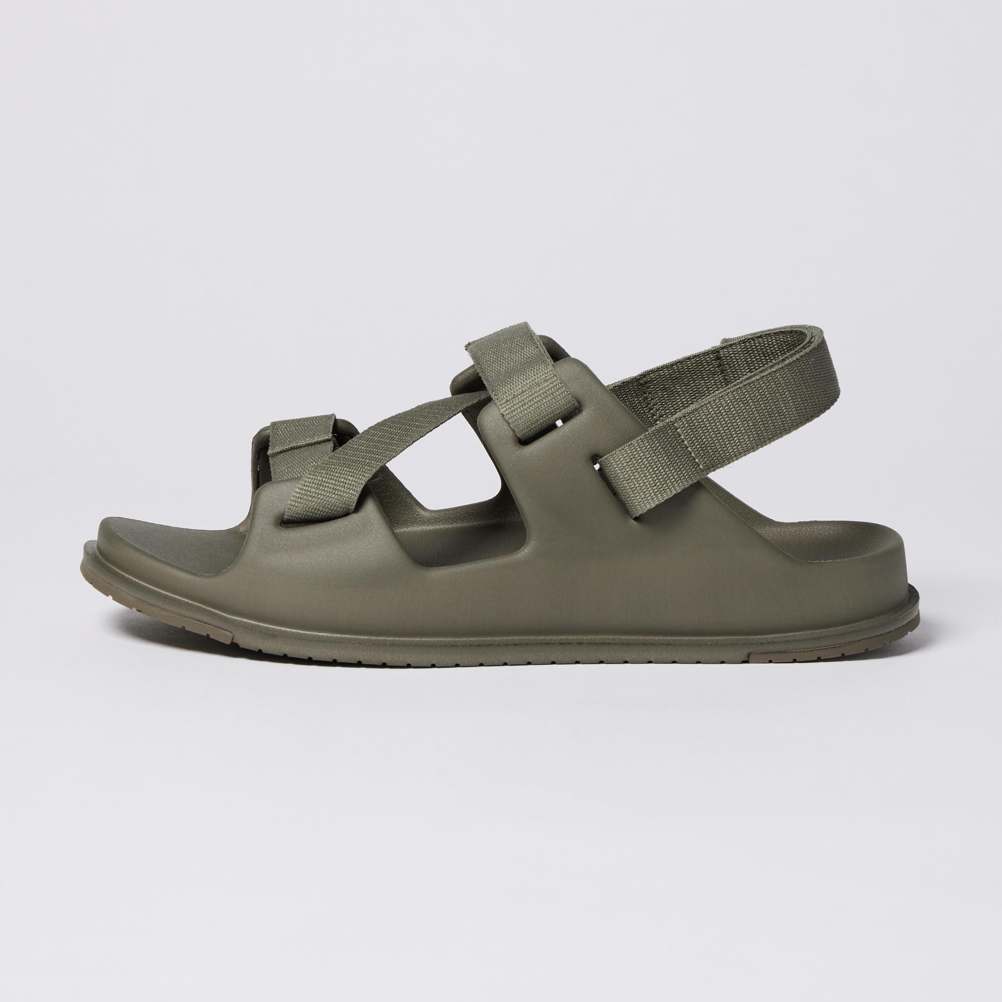 Uniqlo sandals sale