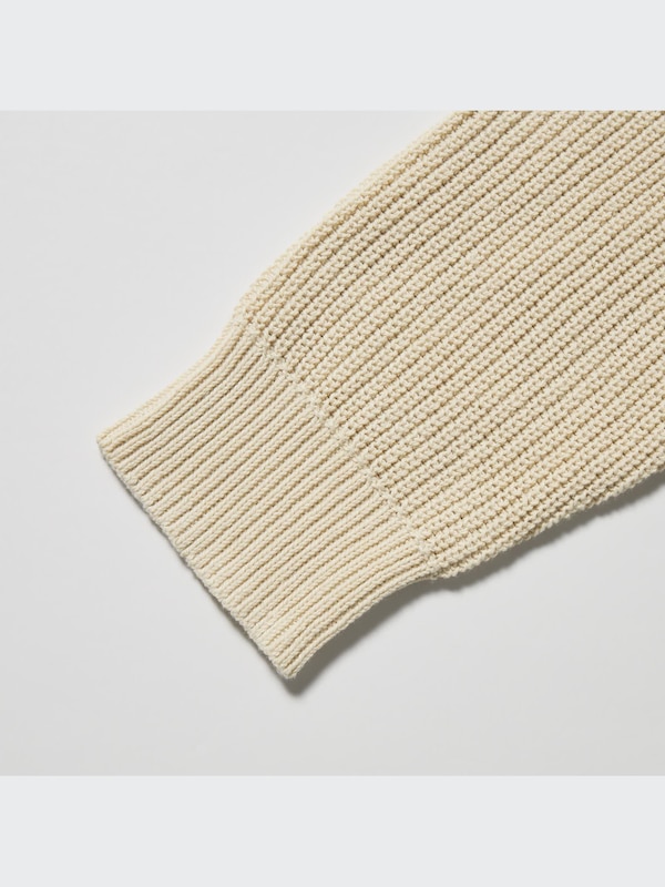 U V-Neck Long-Sleeve Sweater