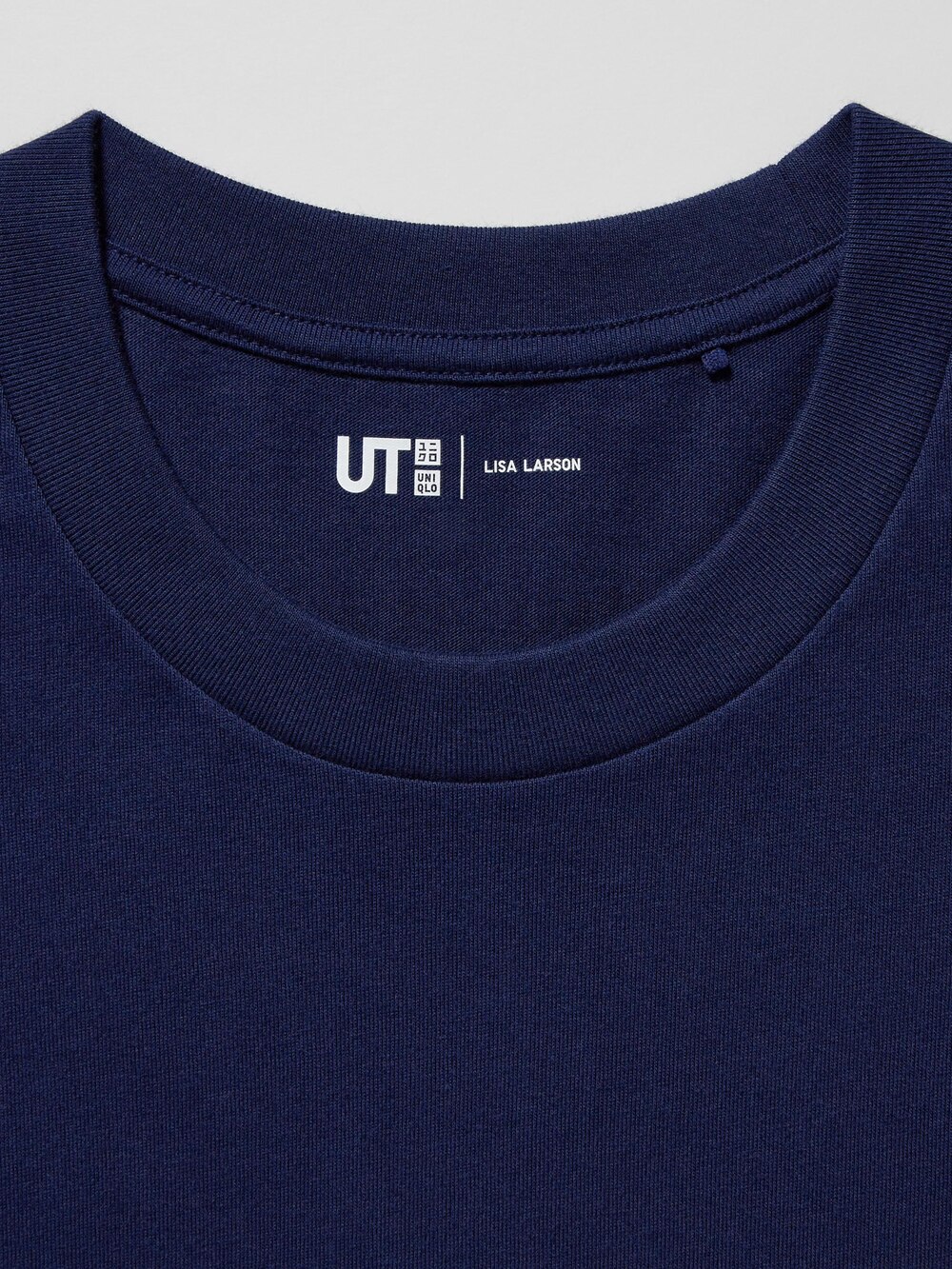 Uniqlo PEACE FOR ALL Graphic T-Shirt | Lisa Larson — фото 2