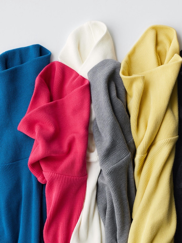 HEATTECH Seamless Ribbed T-Shirt | Extra Warm | Turtleneck