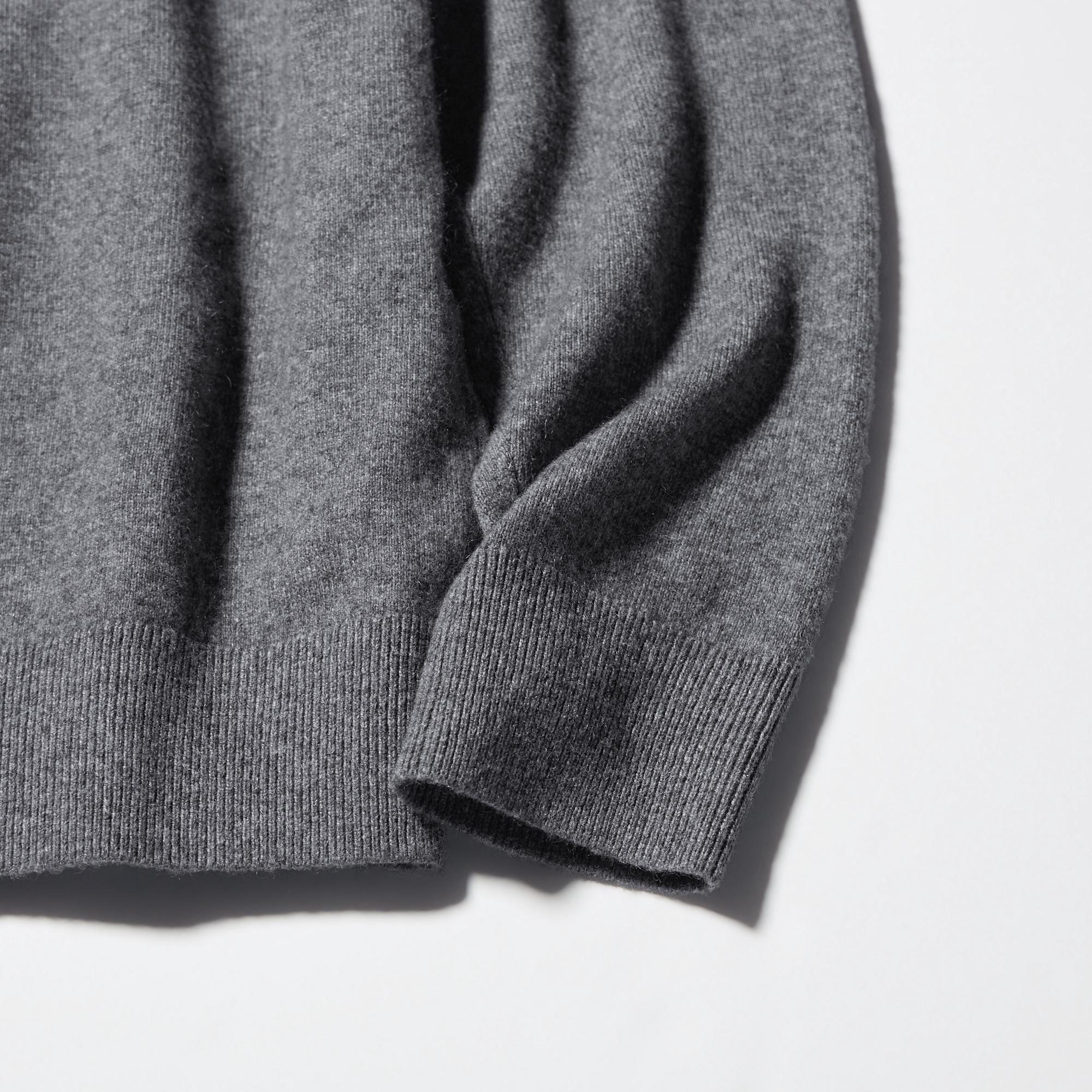 CASHMERE TURTLENECK SWEATER