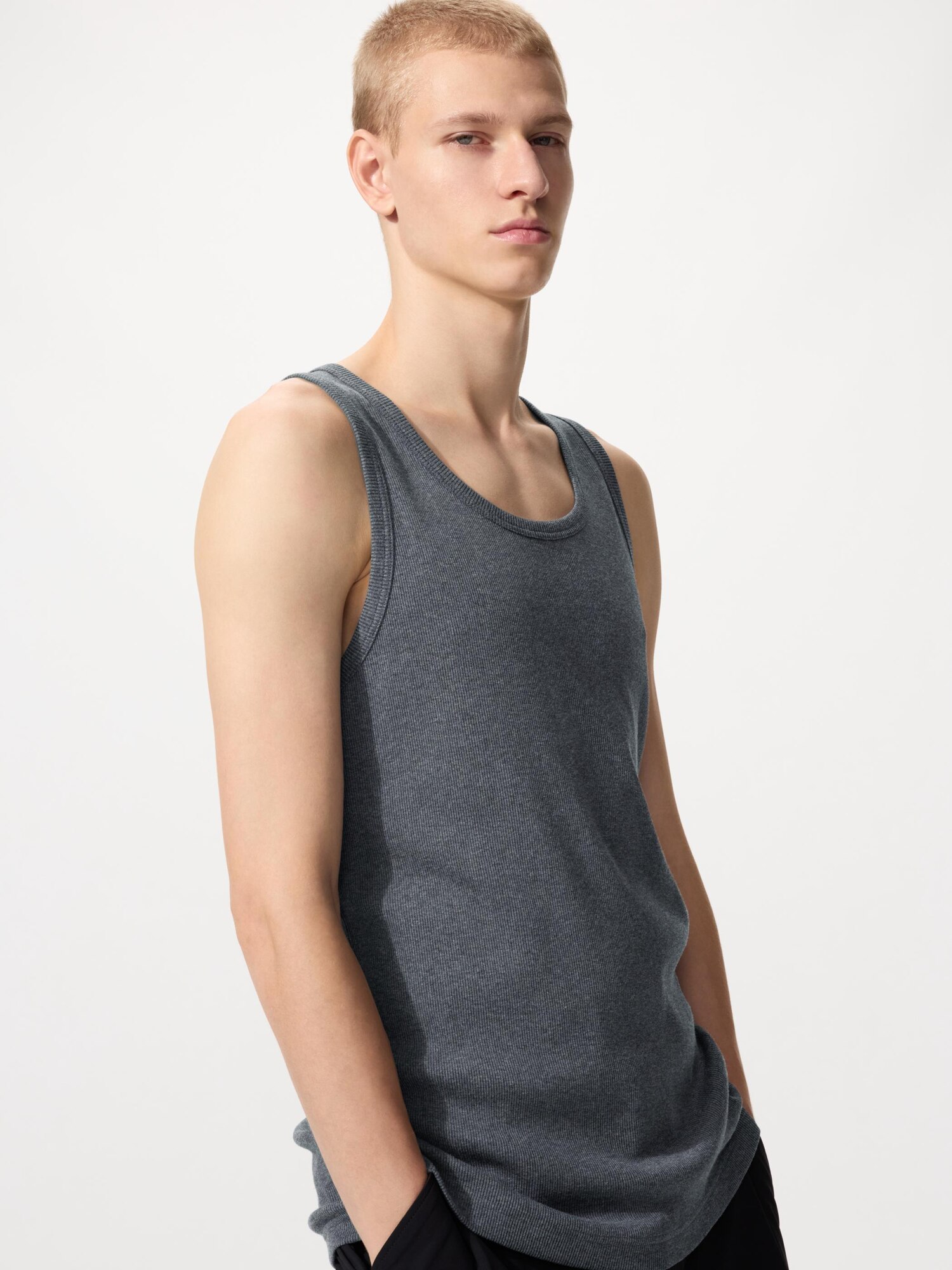 UNIQLO Men's DRY Color Ribbed Tank Top with Quick-Drying, Dark Gray, Large