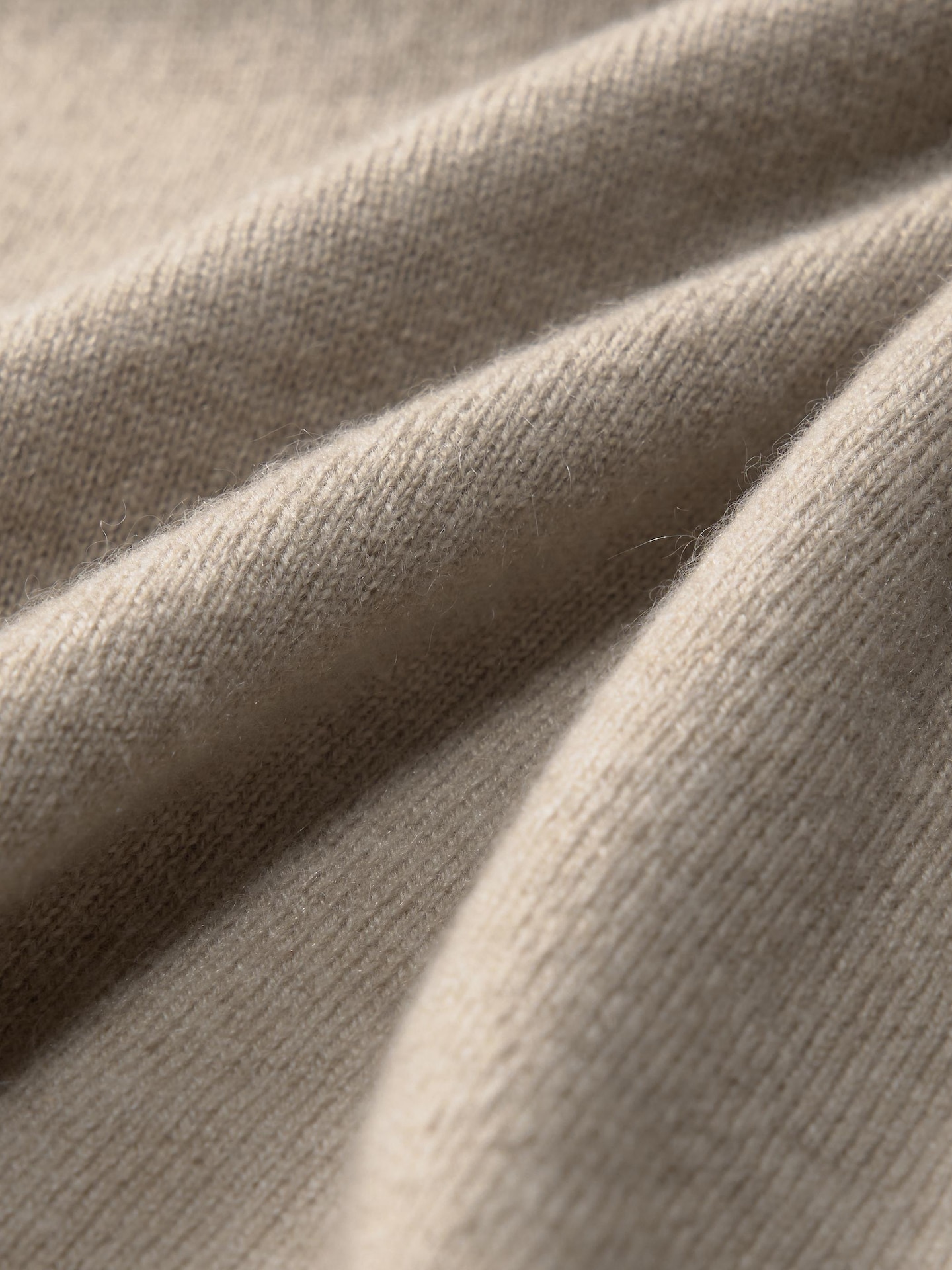 Женский свитер Uniqlo Cashmere V-Neck, цвет: Бежевый — фото 4
