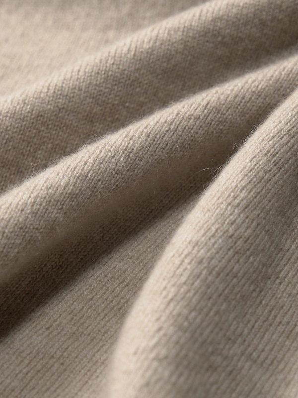 100% Cashmere V Neck Jumper