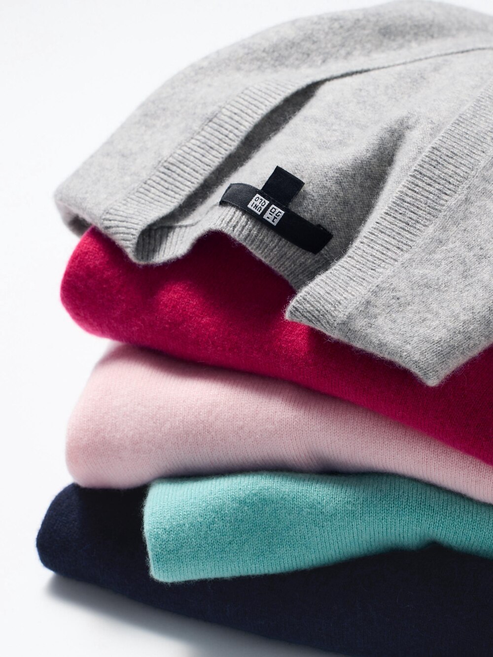 Женские свитеры Uniqlo Cashmere V-Neck Sweater — фото 3