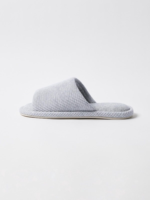 OPEN TOE WAFFLE ROOM SHOES