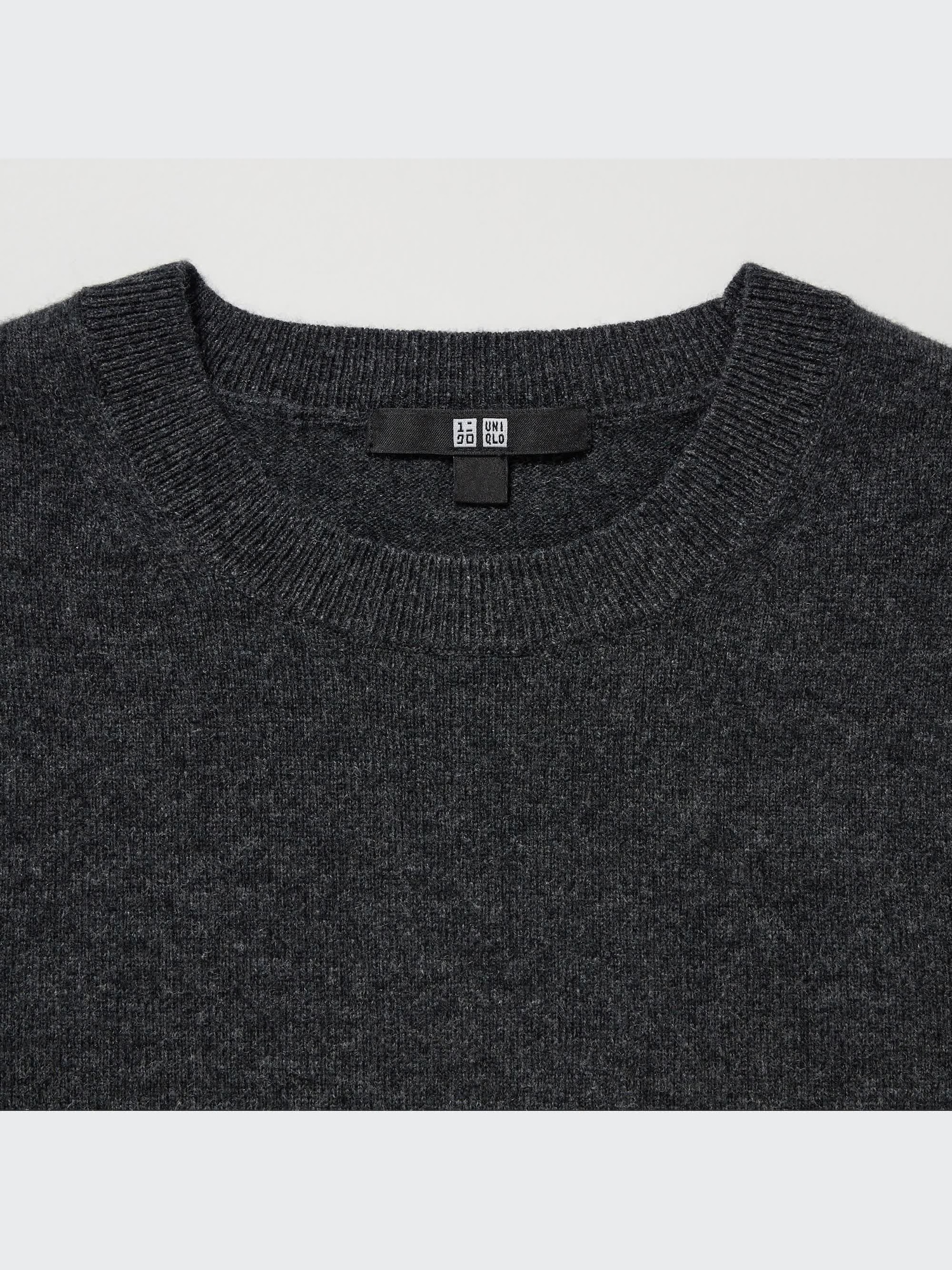 Uniqlo cashmere crew neck sale