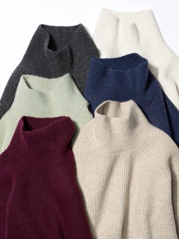 Soufflé Yarn High Neck Jumper