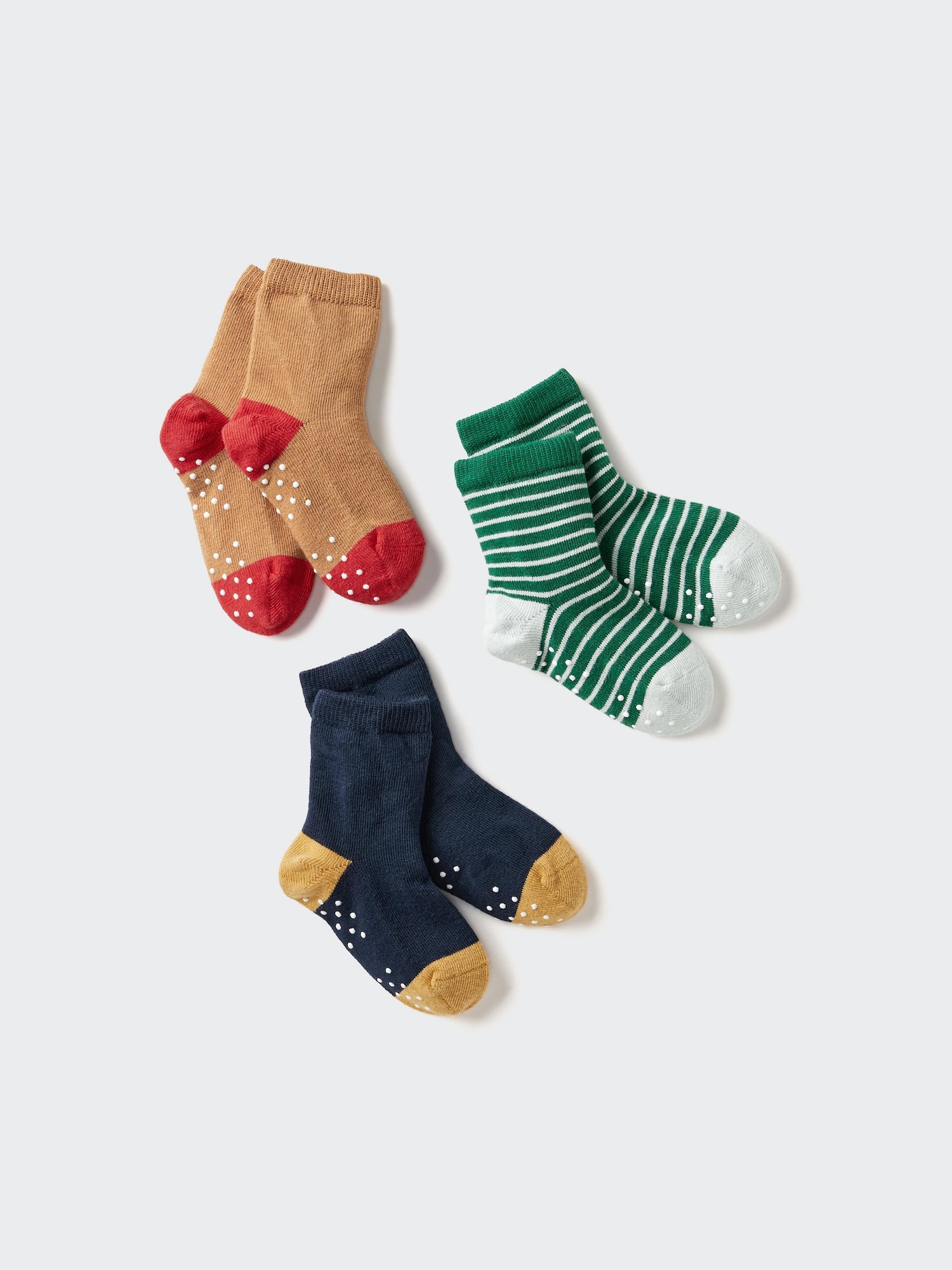 SOCKS 3 PAIRS