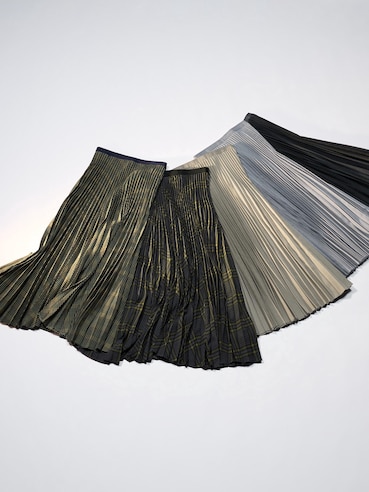 PLEATED LONG SKIRT