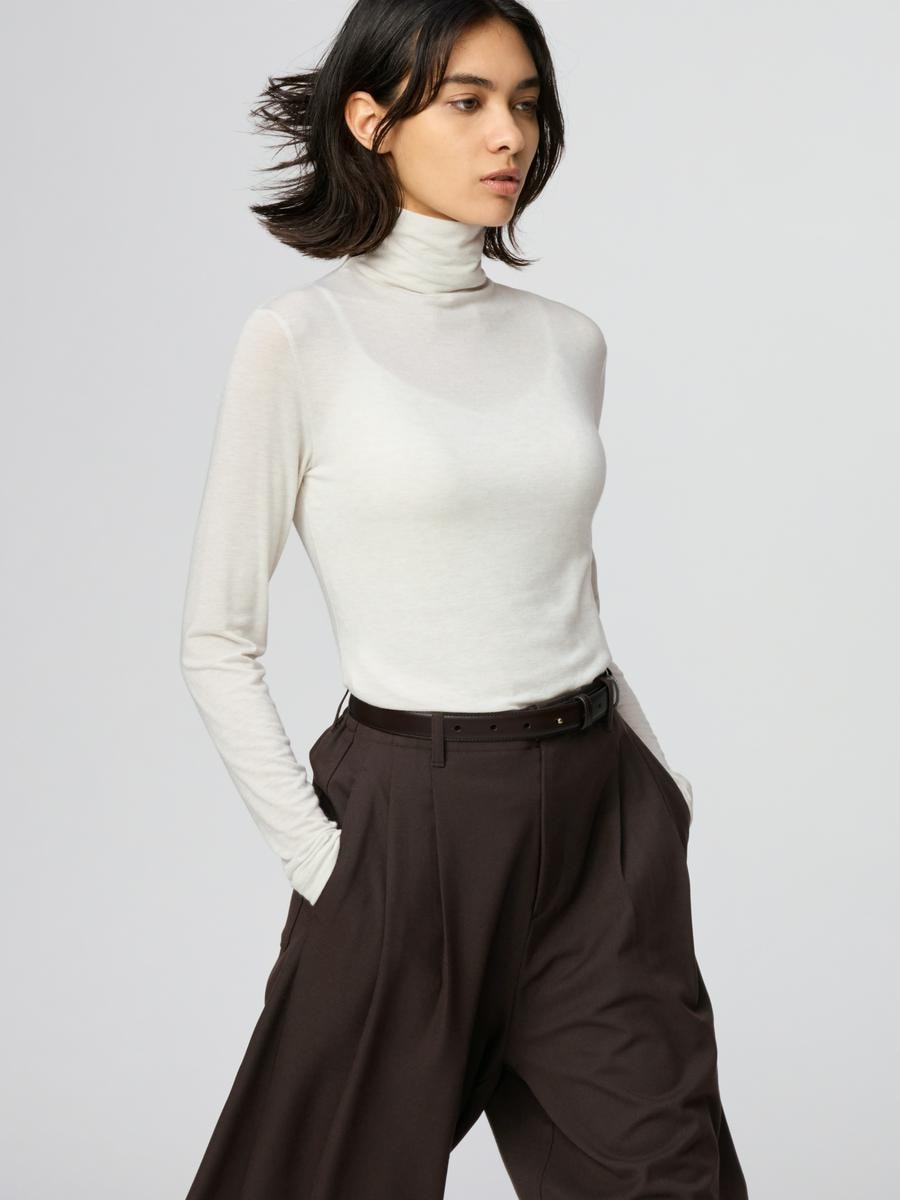 UNIQLO Women's HEATTECH Cashmere Blend T-Shirt Extra Warm Turtleneck with Moisture-Wicking, Natural,