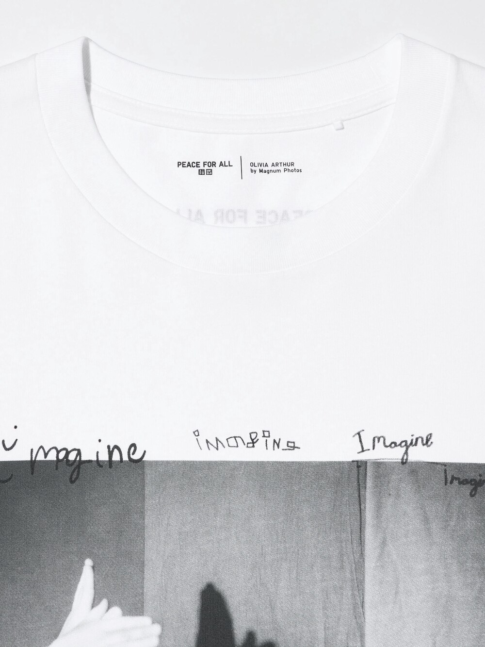 Uniqlo PEACE FOR ALL Graphic T-Shirt | Olivia Arthur — фото 3