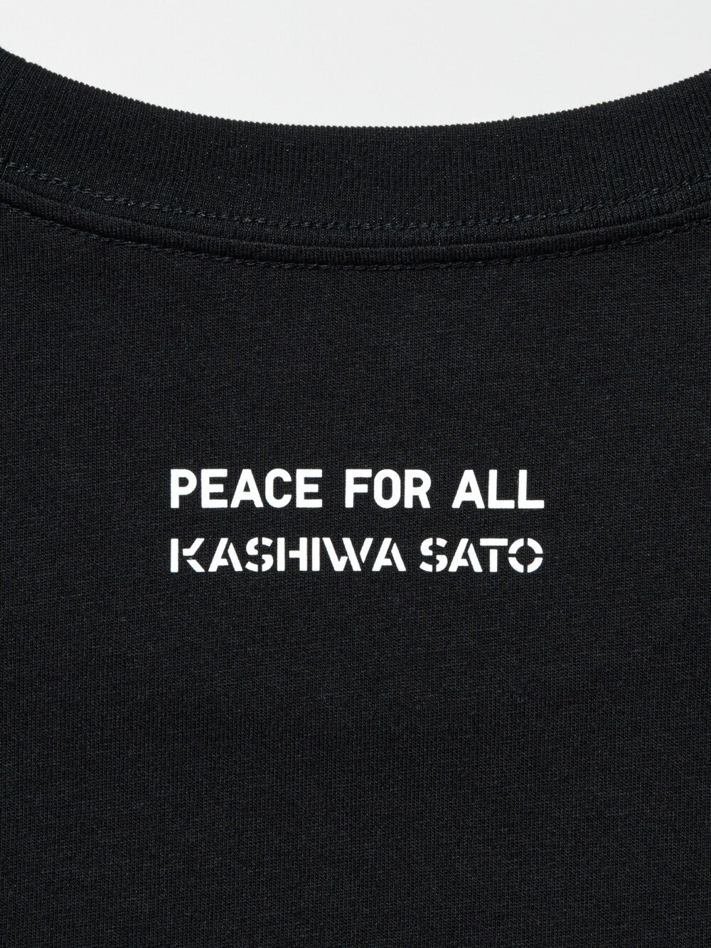 Uniqlo PEACE FOR ALL Graphic T-Shirt | Kashiwa Sato — фото 4